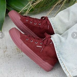 NWT Rocket Dog Women's Corduroy Cheery hightop Burgundy Sneakers